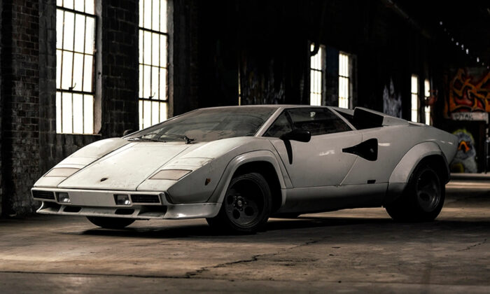 The First Lamborghini Countach LP500 S