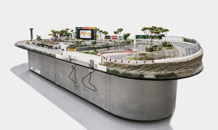 SlotMods 1:32 Scale F1 Slot Car Racetrack